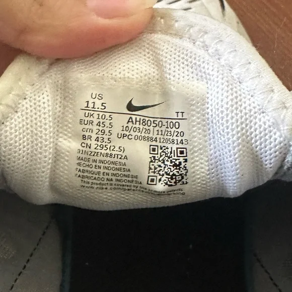 Nike shoes - Picture 10 of 10